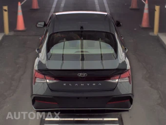 2025 Hyundai Elantra SEL Sport - miniatura 5