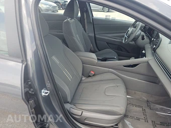 2025 Hyundai Elantra SEL Sport - miniatura 8