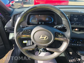 2025 Hyundai Elantra SEL Sport - miniatura 10