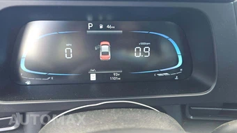 2025 Hyundai Elantra SEL Sport - miniatura 18