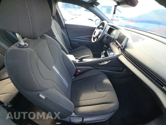 2025 Hyundai Elantra SEL Sport - miniatura 8