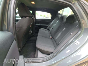 2025 Hyundai Elantra SEL Sport - miniatura 13