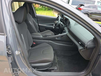 2025 Hyundai Elantra SEL Sport - miniatura 18