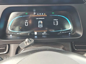 2025 Hyundai Elantra SEL Sport - miniatura 12