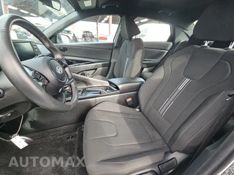 2025 Hyundai Elantra SEL Sport - miniatura 7