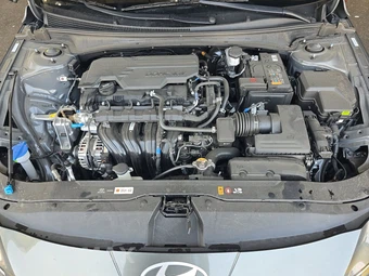2025 Hyundai Elantra SEL Sport - miniatura 15