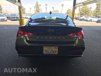 2025 Hyundai Elantra SEL Sport - miniatura 5