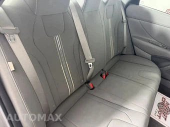 2025 Hyundai Elantra SEL Sport - miniatura 35