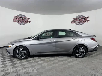 2025 Hyundai Elantra SEL Sport - miniatura 4