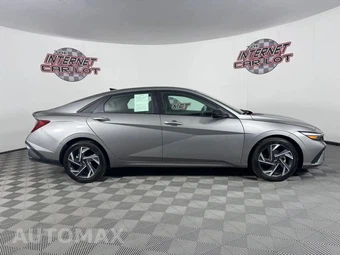 2025 Hyundai Elantra SEL Sport - miniatura 8