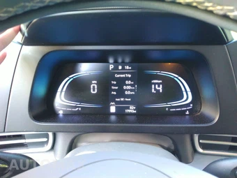 2025 Hyundai Elantra SEL Sport - miniatura 19