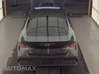 2025 Hyundai Elantra SEL Sport - miniatura 5