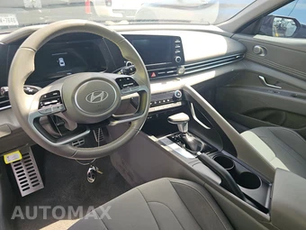 2025 Hyundai Elantra SEL Sport - miniatura 11