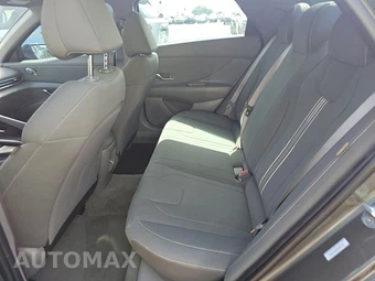 2025 Hyundai Elantra SEL Sport - miniatura 13