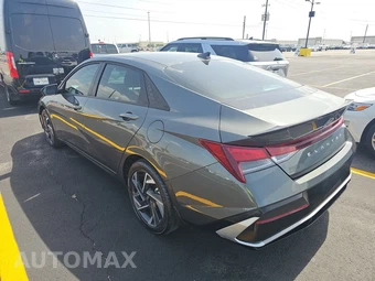 2025 Hyundai Elantra SEL Sport - miniatura 6
