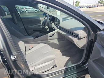 2025 Hyundai Elantra SEL Sport - miniatura 8