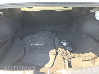 2025 Hyundai Elantra SEL Sport - miniatura 16