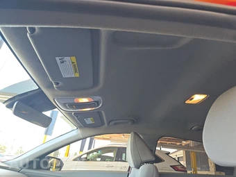 2025 Hyundai Elantra SEL Sport - miniatura 19