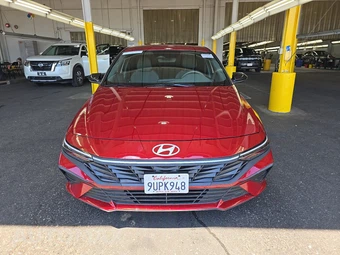 2025 Hyundai Elantra SEL Sport - miniatura 2