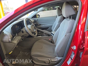2025 Hyundai Elantra SEL Sport - miniatura 7