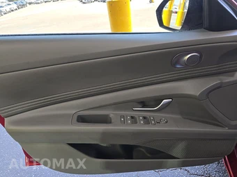 2025 Hyundai Elantra SEL Sport - miniatura 9