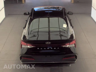 2025 Hyundai Elantra SEL Sport - miniatura 5