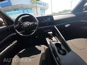 2025 Hyundai Elantra SEL Sport - miniatura 10