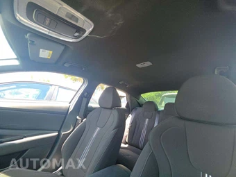 2025 Hyundai Elantra SEL Sport - miniatura 11