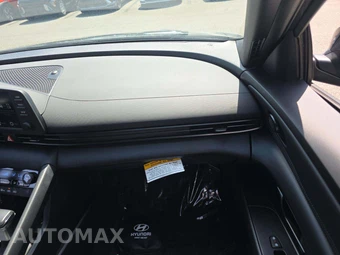 2025 Hyundai Elantra SEL Sport - miniatura 19