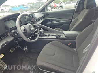 2025 Hyundai Elantra SEL Sport - miniatura 13