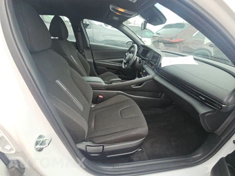 2025 Hyundai Elantra SEL Sport - miniatura 14