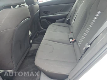 2025 Hyundai Elantra SEL Sport - miniatura 19
