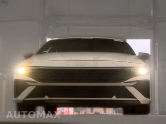 2025 Hyundai Elantra SEL Sport - miniatura 3