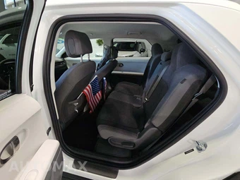 2025 Hyundai IONIQ 5 SE - miniatura 13