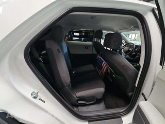 2025 Hyundai IONIQ 5 SE - miniatura 17