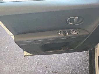 2025 Hyundai IONIQ 5 SE - miniatura 9
