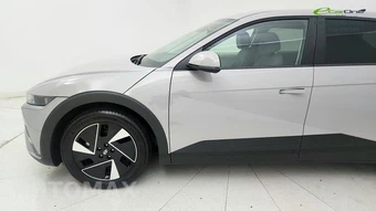 2025 Hyundai IONIQ 5 SE - miniatura 22