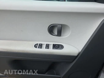 2025 Hyundai IONIQ 5 SE - miniatura 9