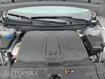 2025 Hyundai IONIQ 5 SE - miniatura 15