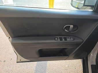2025 Hyundai IONIQ 5 SEL - miniatura 9