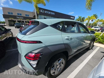 2025 Hyundai Kona SE - miniatura 4