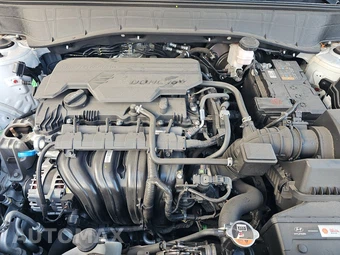 2025 Hyundai Kona SE - miniatura 15