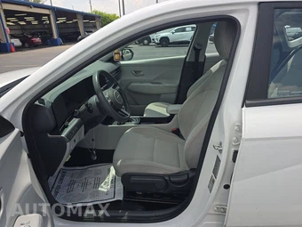 2025 Hyundai Kona SE - miniatura 7