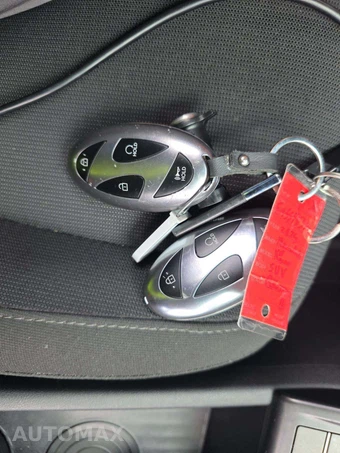 2025 Hyundai Kona SEL Convenience - miniatura 8