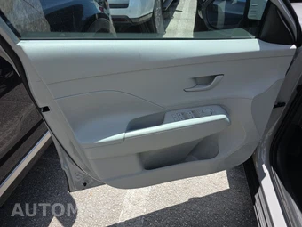 2025 Hyundai Kona SEL - miniatura 9