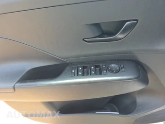 2025 Hyundai Kona SEL - miniatura 9