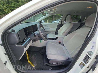 2025 Hyundai Kona SEL - miniatura 3