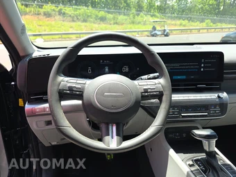 2025 Hyundai Kona SEL - miniatura 10