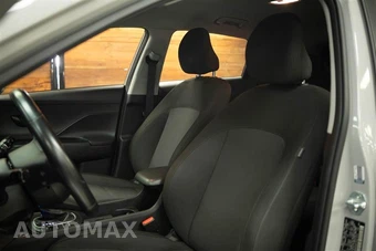 2025 Hyundai Kona SEL - miniatura 10
