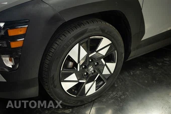 2025 Hyundai Kona SEL - miniatura 4
